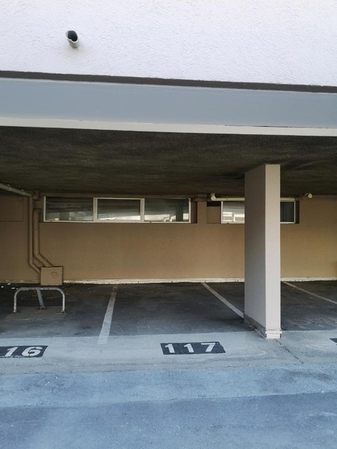 20 M2 De Terrasse Face A La A En Roussillon