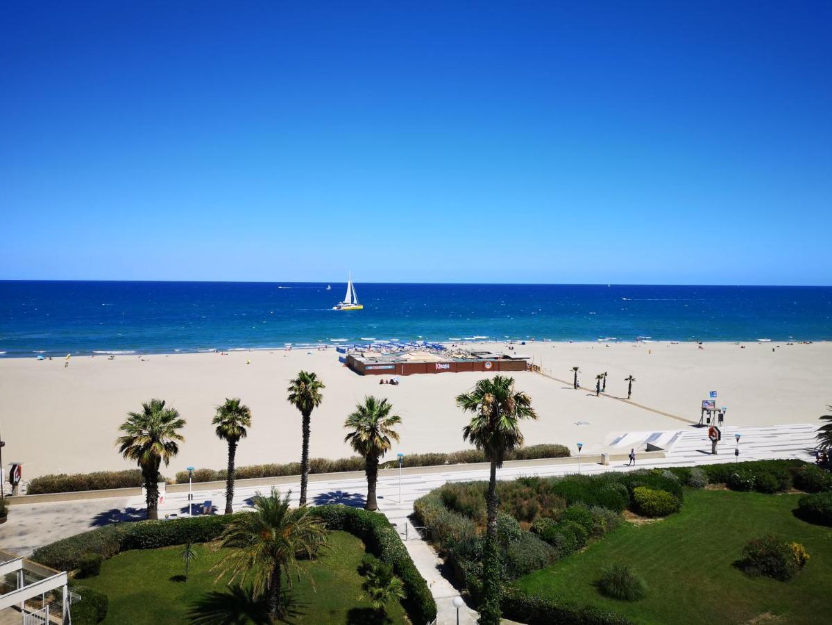 20 M2 De Terrasse Face A La A En Roussillon Apartment