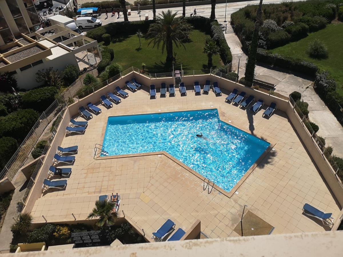 Apartment 20 M2 De Terrasse Face A La A En Roussillon