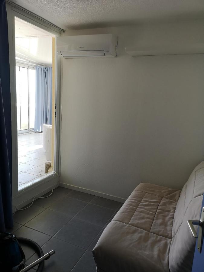 20 M2 De Terrasse Face A La A En Roussillon Apartment